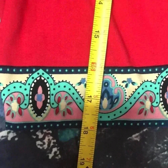 Studio I plus size 16 dress red with multi colored design - Picture 5 of 9